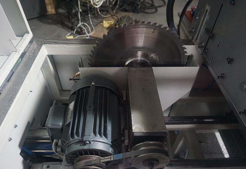 全自動(dòng)切鋁機(jī)